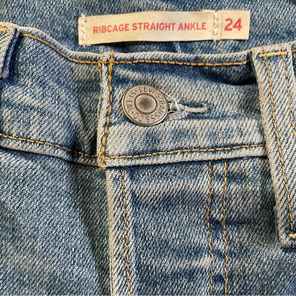 Levi’s Ribcage Straight Leg Ankle Jeans Women’s Size 24 Light Wash Button Fly - Picture 13 of 15